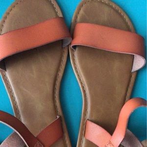 Brown sandals size 9!
